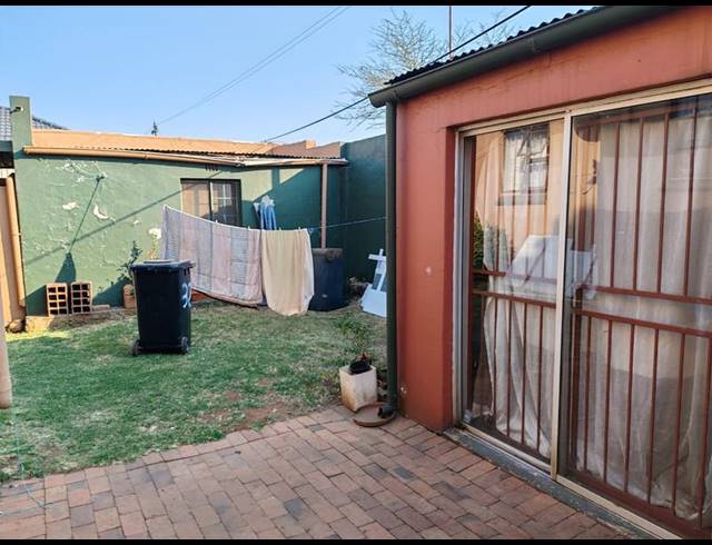 2 BEDROOM HOUSE FOR SALE IN KENSINGTON